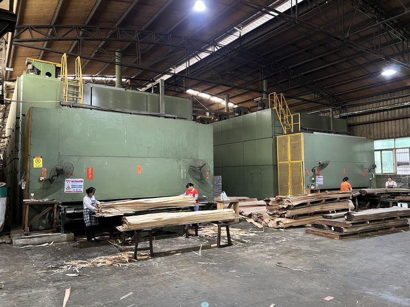 Dongguan Lingfeng Wood Industry Co., Ltd. خط إنتاج المصنع